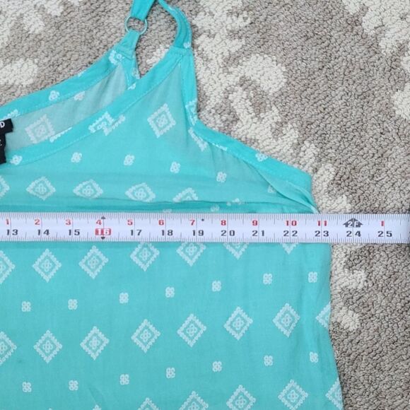 Torrid top   - Picture 5 of 7